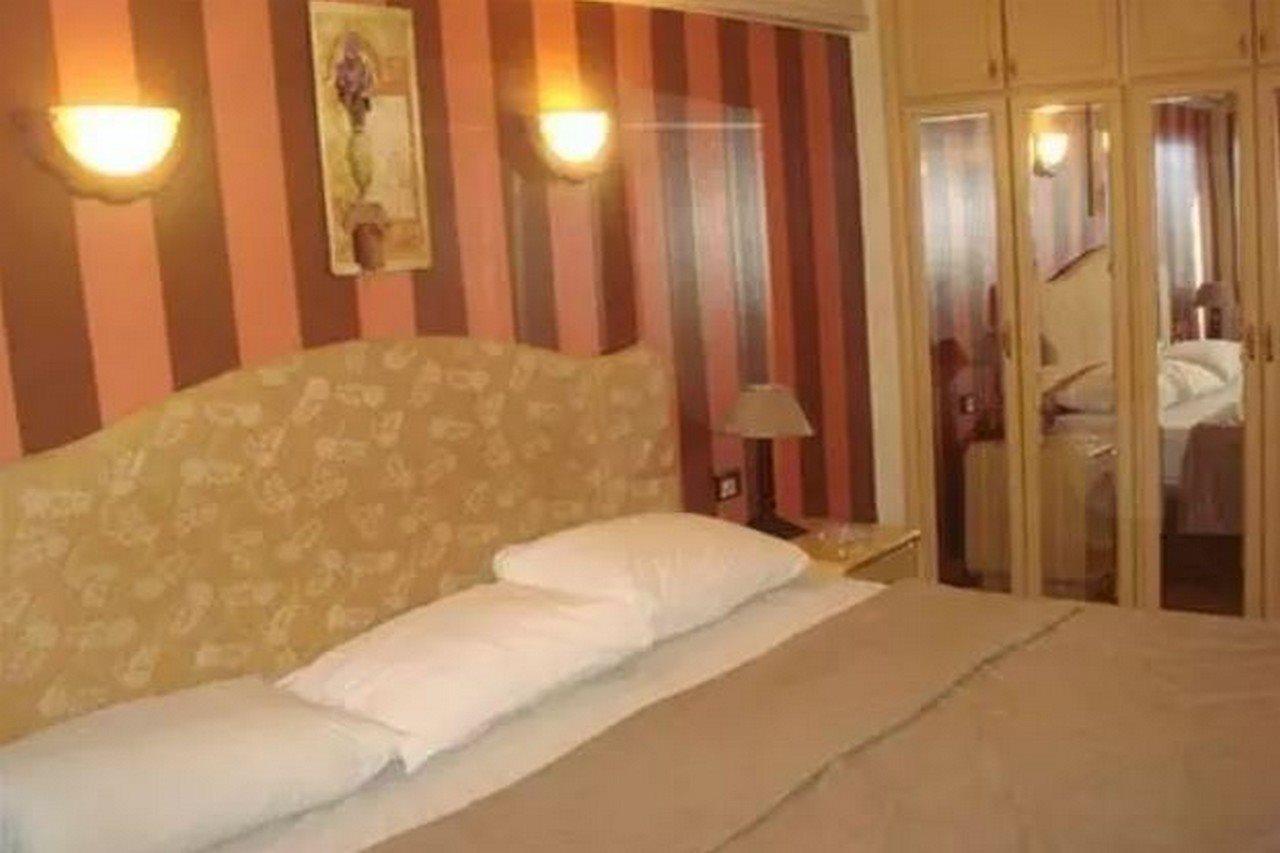 Oasis Hotel Heliopolis Káhira Exteriér fotografie